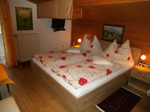 Imagen de la habitación del Hotel G&auml;stehaus Zum Tauern. Foto 12