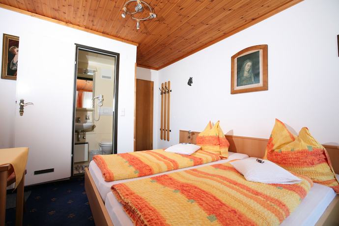 Imagen de la habitación del Hotel G&auml;stehaus Zum Tauern. Foto 18