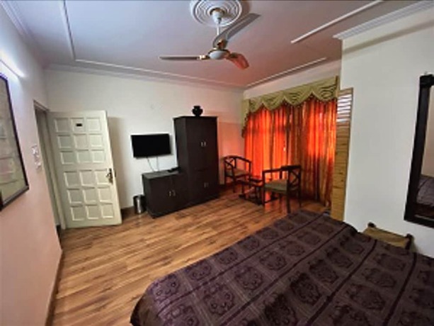 Imagen de la habitación del Hotel Gautam Residency Chamba. Foto 6