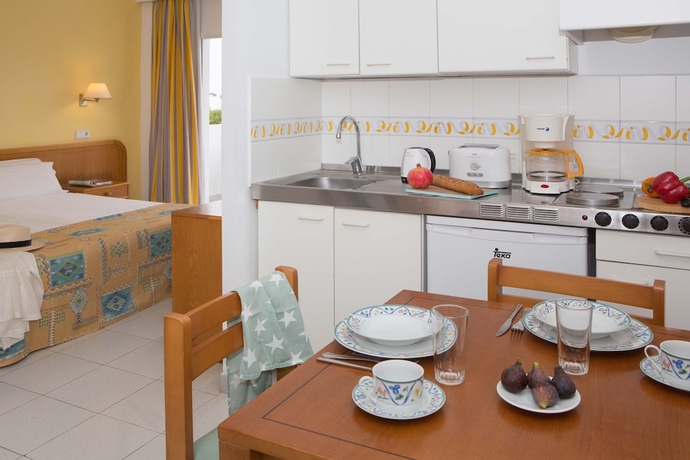 Imagen de la habitación del Hotel Gavimar Ariel Chico Hotel and Apartments. Foto 2