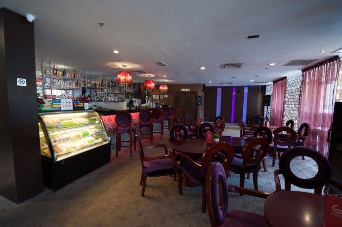 Imagen del bar/restaurante del Hotel Gaya Centre. Foto 4