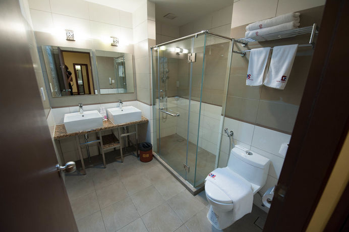 Imagen de la habitación del Hotel Gaya Centre. Foto 13