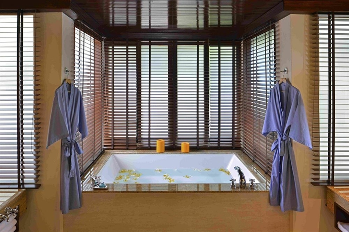 Imagen de la habitación del Hotel Gaya Island Resort. Foto 7