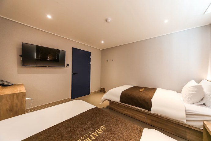 Imagen de la habitación del Hotel Gaya Mini. Foto 17