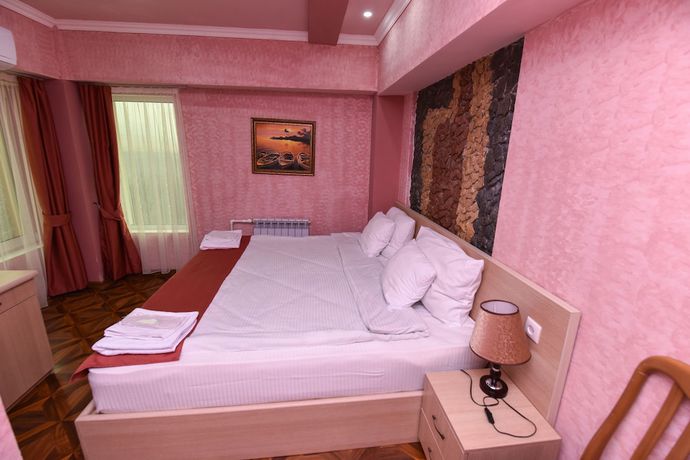 Imagen de la habitación del Hotel Gayane. Foto 16