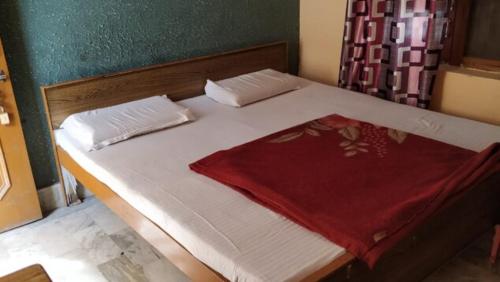 Imagen de la habitación del Hotel Gayatri Guest House Haridwar Near Railway Station - Ganga Ghat - Best in Haridwar. Foto 17