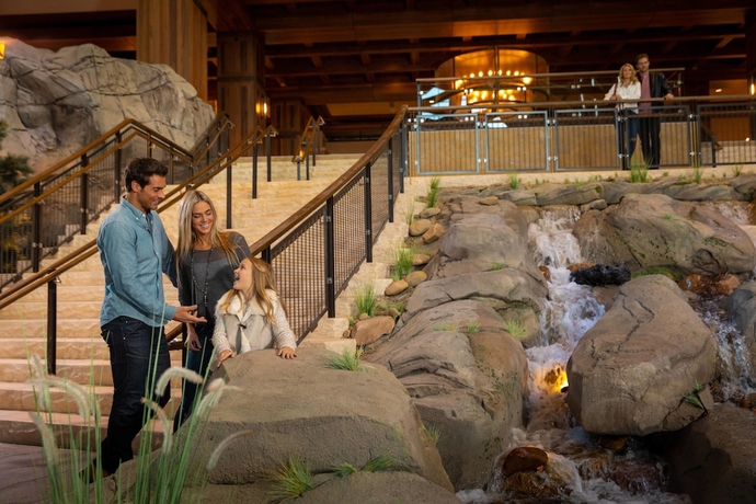 Imagen de los interiores del Hotel Gaylord Rockies Resort and Convention Center. Foto 18
