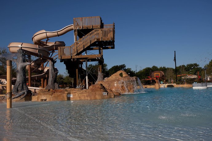 Imagen de la piscina del Hotel Gaylord Texan Resort and Convention Center. Foto 18