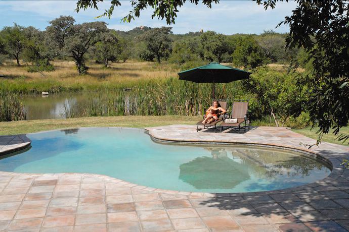 Imagen de la piscina del Hotel Gazebo Lodge - Hostel. Foto 15