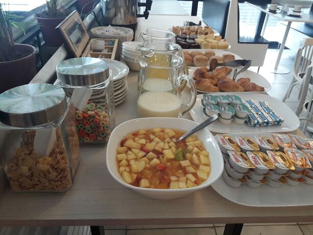 Imagen del bar/restaurante del Hotel Gbh. Foto 18