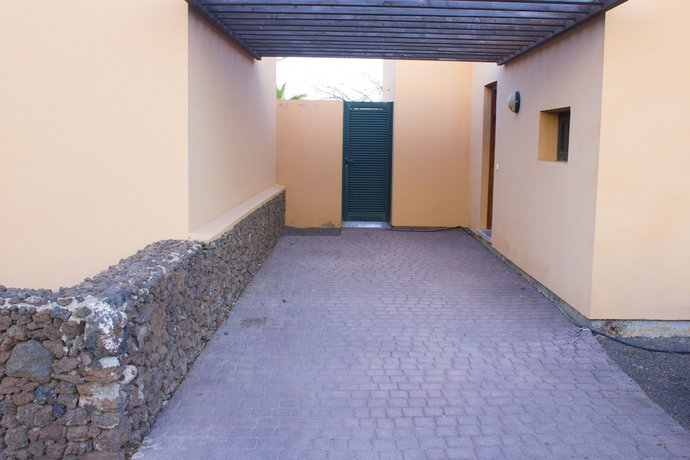 Imagen de los exteriores del Hotel Gbh Volcanic Beach. Foto 16