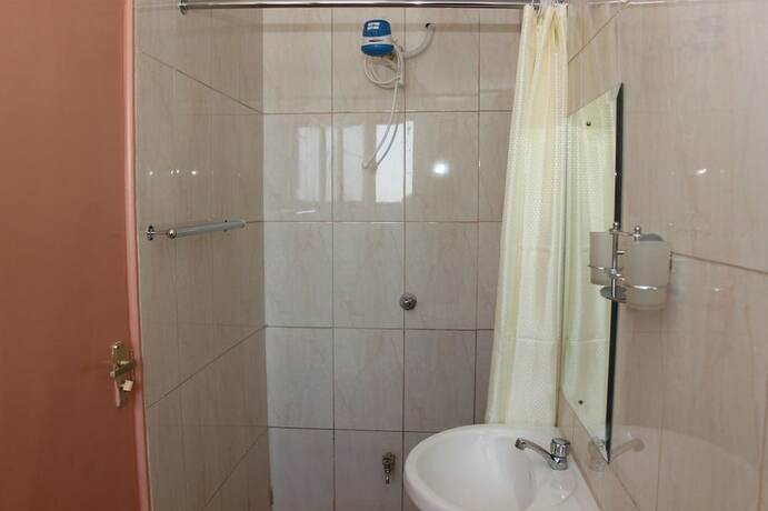 Imagen general del Hotel Gees Inn. Foto 2