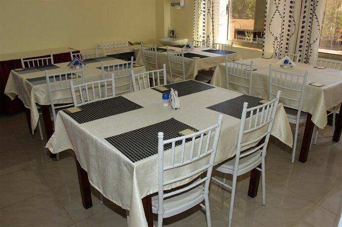 Imagen general del Hotel Gees Inn. Foto 3