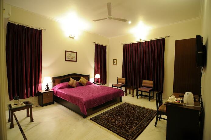 Imagen de la habitación del Hotel Geetanjali Luxury Suites. Foto 16