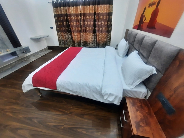 Imagen de la habitación del Hotel Geetatri Luxury Homestay. Foto 7