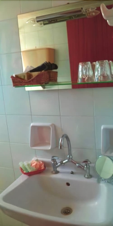 Imagen de la habitación del Hotel Gefyra. Foto 10