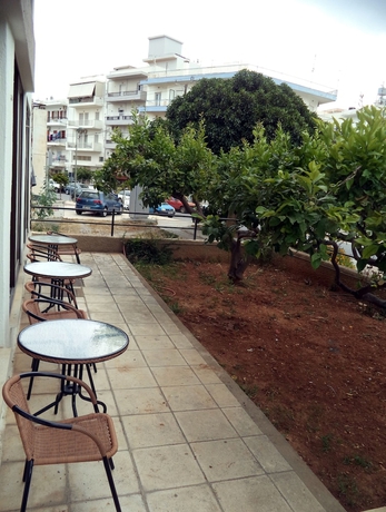 Imagen de los exteriores del Hotel Gefyra. Foto 12