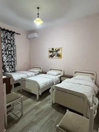 Imagen de la habitación del Hotel Gega. Foto 14