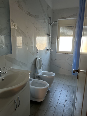 Imagen de la habitación del Hotel Gega. Foto 17