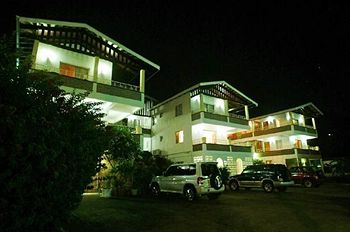 Imagen de los exteriores del Hotel Gem Holiday Beach Resort. Foto 16