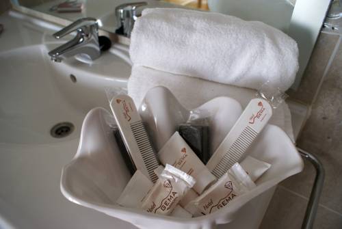 Imagen de la habitación del Hotel Gema, Almad&eacute;n. Foto 6