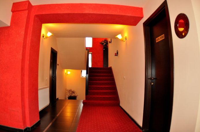 Imagen de los interiores del Hotel Gema, Brasov. Foto 15