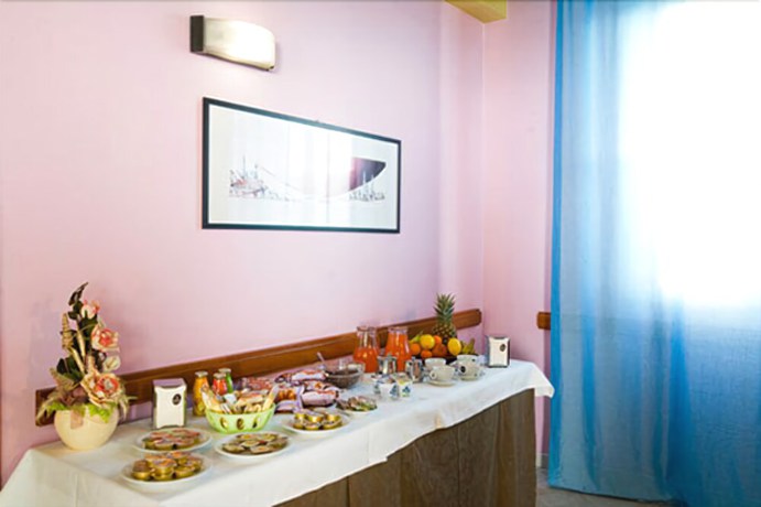 Imagen del bar/restaurante del Hotel Gemelli. Foto 8