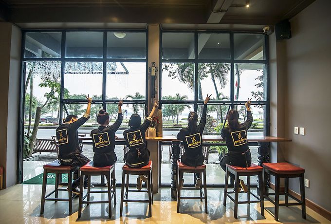 Imagen del bar/restaurante del Hotel Geminai and Cafe. Foto 2