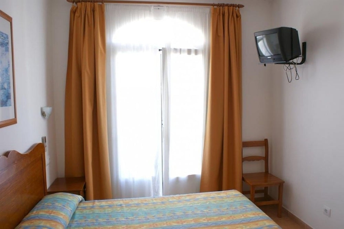 Imagen de la habitación del Hotel Geminis, Ciudadela. Foto 7