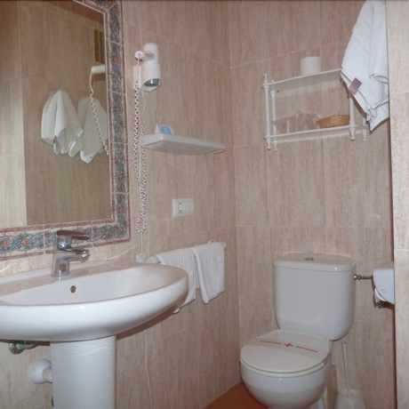 Imagen de la habitación del Hotel Geminis, Ciudadela. Foto 15