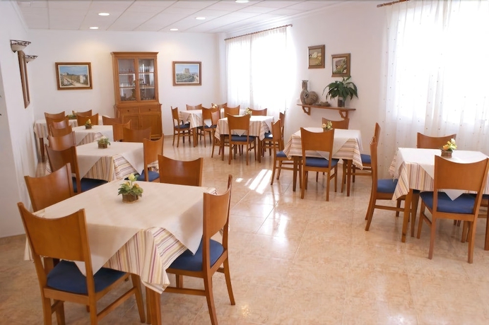 Imagen del bar/restaurante del Hotel Geminis, Ciudadela. Foto 4