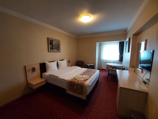 Imagen de la habitación del Hotel Gemlik Pasa. Foto 3