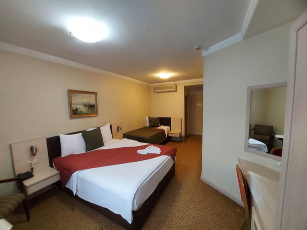 Imagen de la habitación del Hotel Gemlik Pasa. Foto 5