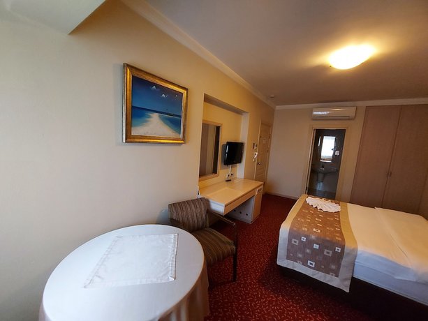 Imagen de la habitación del Hotel Gemlik Pasa. Foto 14