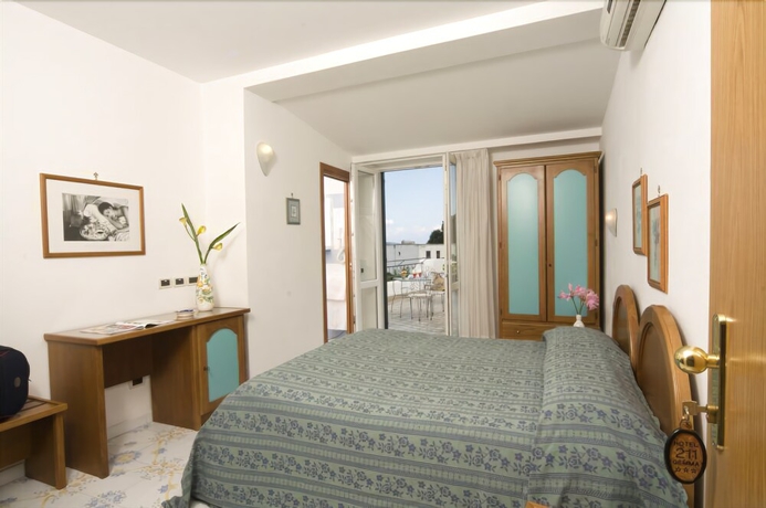 Imagen de la habitación del Hotel Gemma, Bagni. Foto 9
