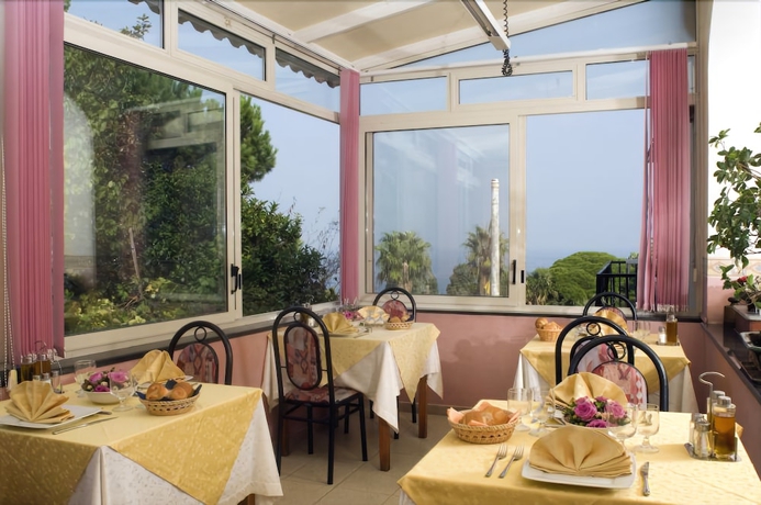 Imagen del bar/restaurante del Hotel Gemma, Bagni. Foto 3