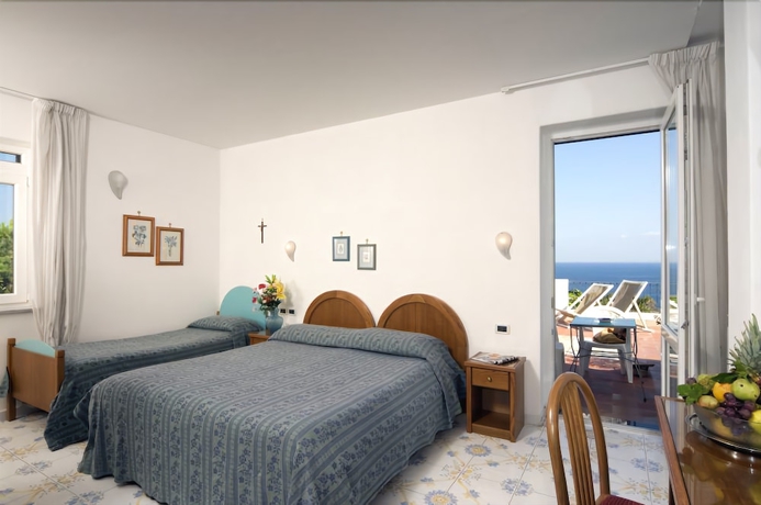 Imagen de la habitación del Hotel Gemma. Foto 6