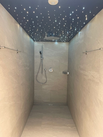 Imagen de la piscina del Hotel Gemmi Hotel and Spa. Foto 15