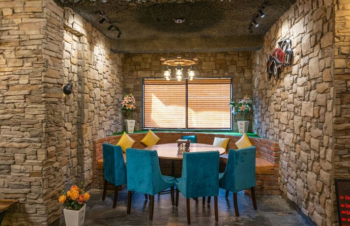 Imagen del bar/restaurante del Hotel Gems Inn. Foto 4