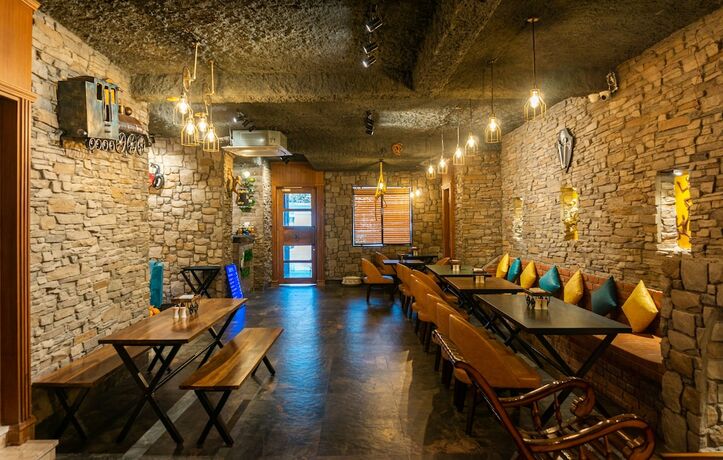 Imagen del bar/restaurante del Hotel Gems Inn. Foto 6