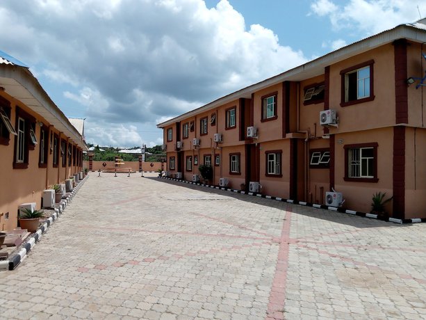 Imagen general del Hotel Gen-Preston and Suites. Foto 1