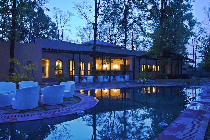 Imagen de la piscina del Hotel GenX Kanha By 1589. Foto 14
