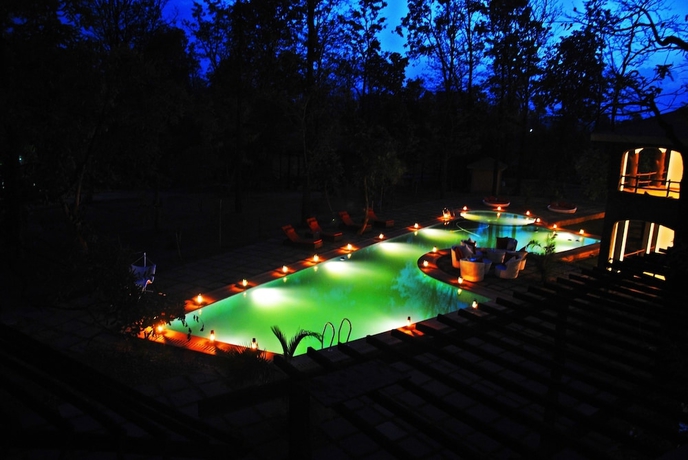 Imagen de la piscina del Hotel GenX Kanha By 1589. Foto 16