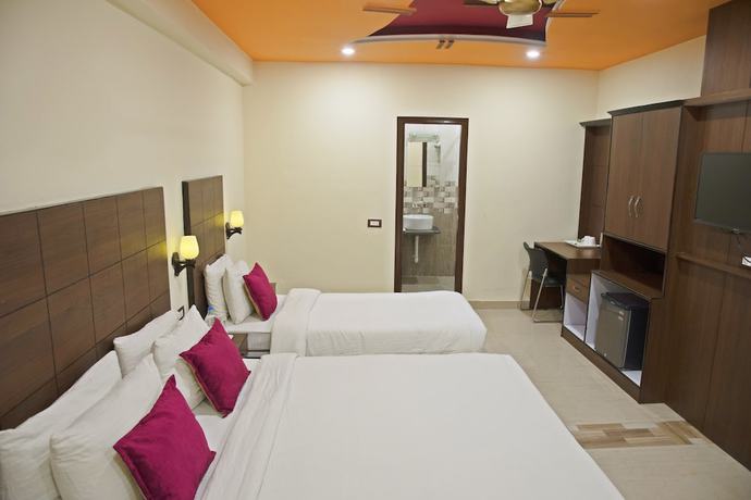 Imagen de la habitación del Hotel GenX Plaza Mughalsarai. Foto 6