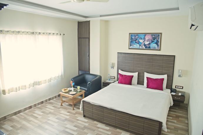 Imagen de la habitación del Hotel GenX Plaza Mughalsarai. Foto 11