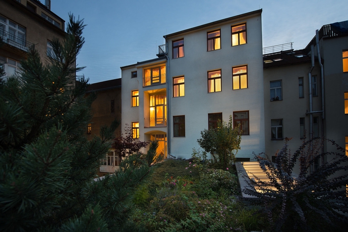 Imagen de los exteriores del Hotel General. Foto 16