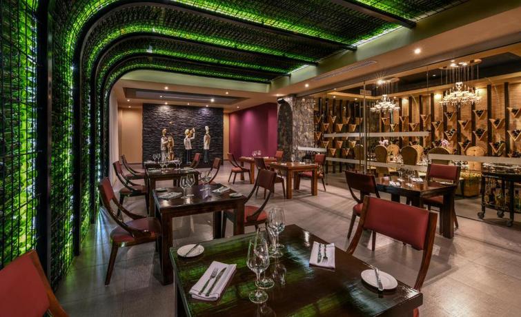 Imagen del bar/restaurante del Hotel Generations Riviera Maya Family Resort - All Inclusive. Foto 6