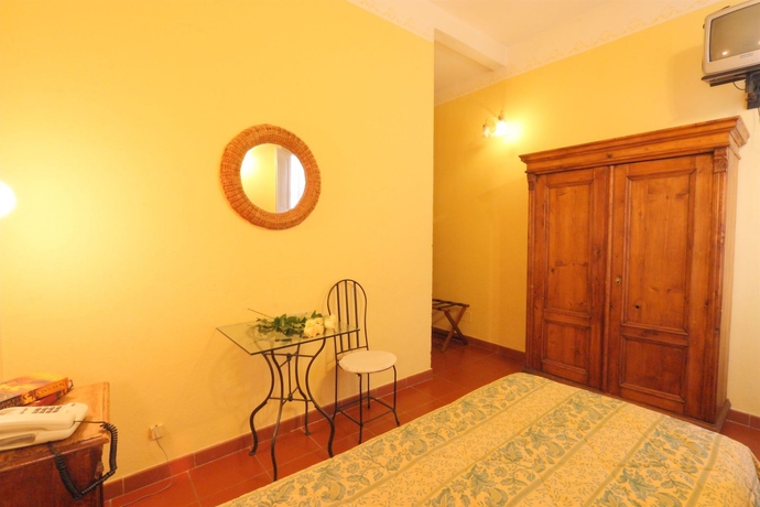 Imagen de la habitación del Hotel Genesio. Foto 9