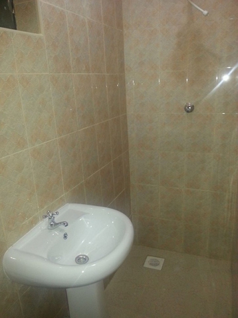 Imagen de la habitación del Hotel Genesis Guest House. Foto 5