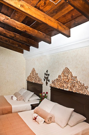Imagen de la habitación del Hotel Genessis. Foto 10